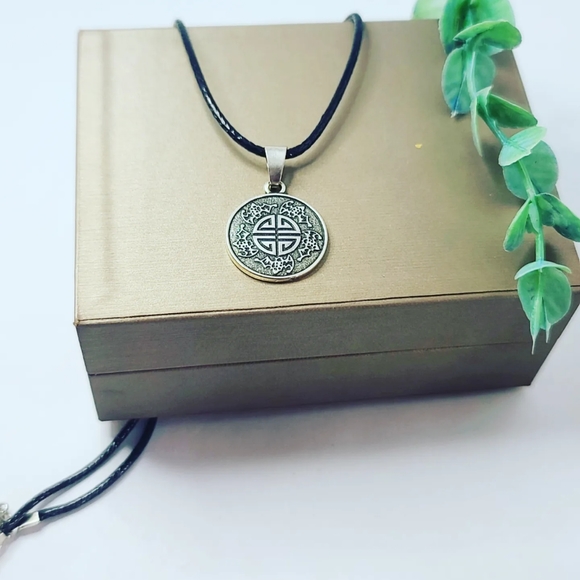 5 Blessings amulet - Picture 1 of 3